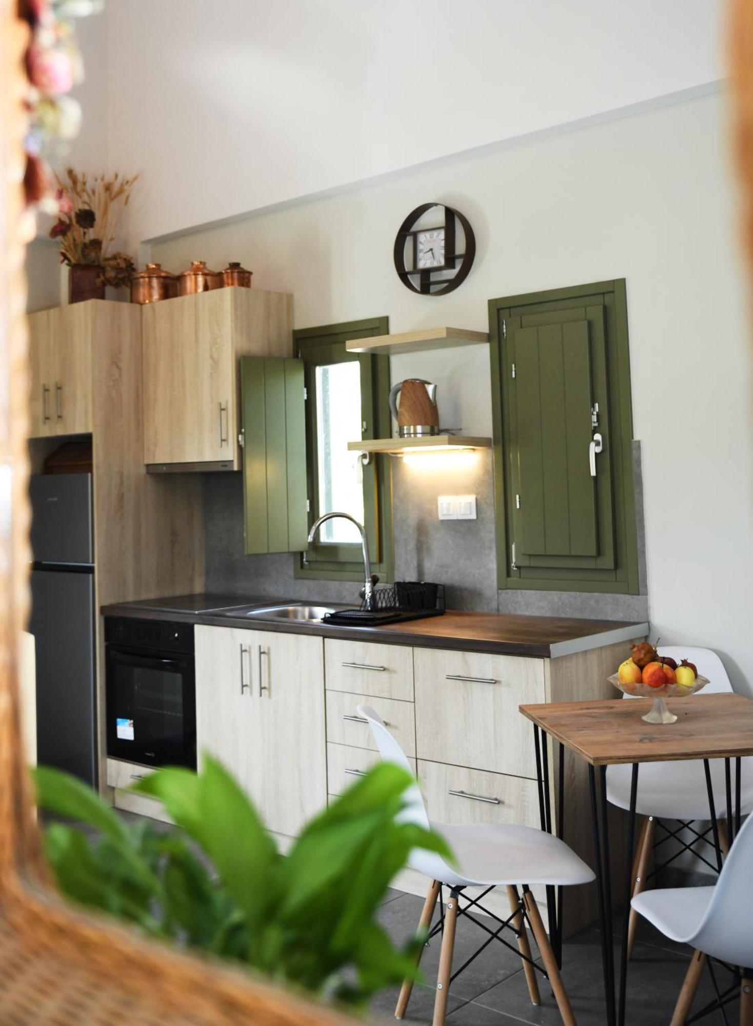 La Familia Luxury Private Maisonettes Near The Sea 기티오 외부 사진
