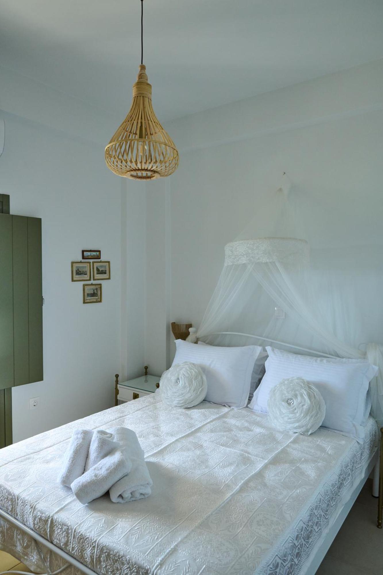 La Familia Luxury Private Maisonettes Near The Sea 기티오 외부 사진
